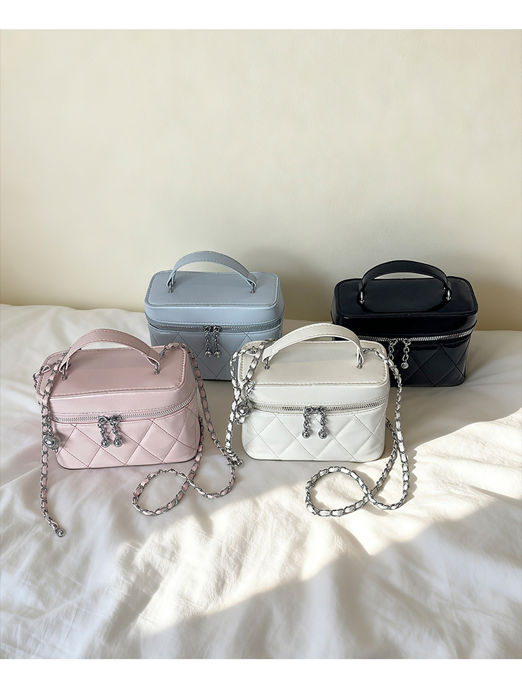 Diamond-Quilted Chain Vanity Box Bag